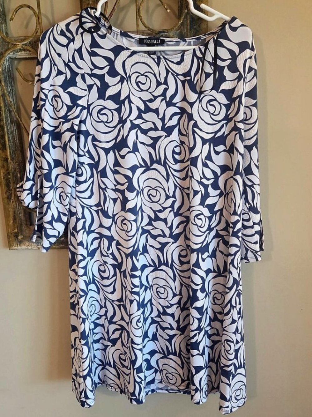 Roz & Ali Rose Print Dress Navy White 3/4 Sleeve Size M